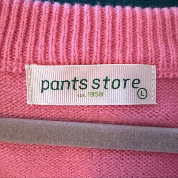 Pants store pink ruffle sweater - Picture 6 of 8